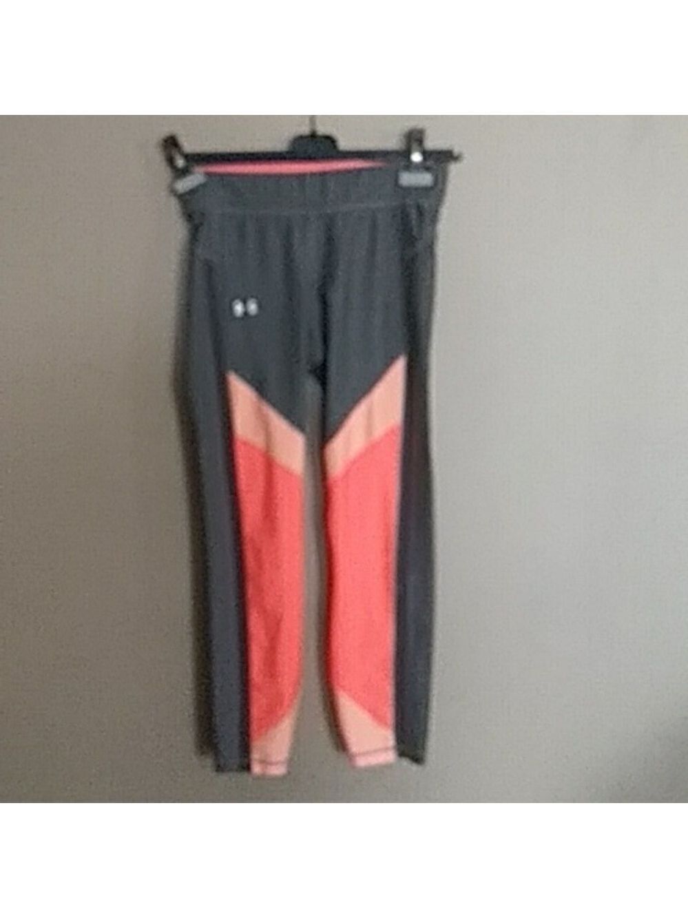 Under armor leggings size small